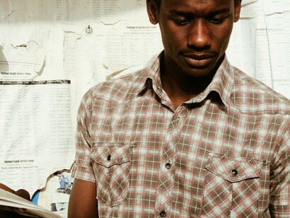 Nas suas tiras, ilustrações e quadrinhos, Dahmer trava um diálogo com as nossas “prisões sociais” — regras, amarras, convenções, falsas convicções
