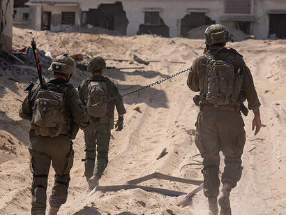 Las fuerzas armadas israelíes han sido denunciadas por aplicar un método sistemático de exterminio en Gaza, combinando bombardeos masivos con asedio por hambre y bloqueo de ayuda humanitaria