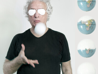 Dalla serie Giochi della mente, Bergamo 2009-2011, stampa giclée, cm 100 x 106,5 © Mario Cresci