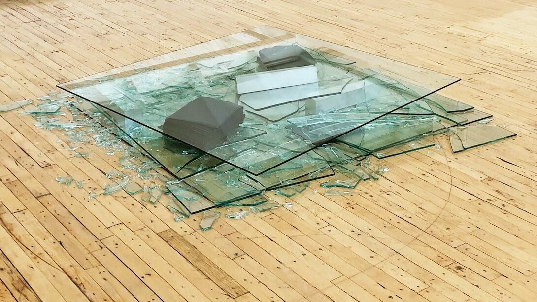 Barry Le Va, Four layers: placed, dropped, thrown, 1968-71/2019. Courtesy of David Nolan Gallery