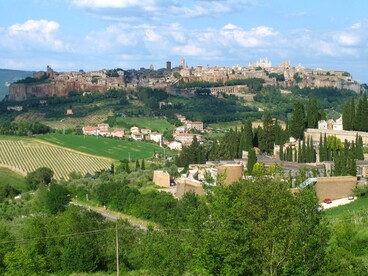 Orvieto è un territorio dalla storia millenaria, capace di rinnovarsi senza perdere la propria identità. Orvieto, Italia