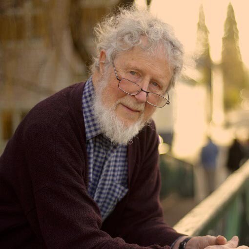 James Flynn fue famoso por sus publicaciones sobre el continuo aumento año tras año de los puntajes del Cociente intelectual en todo el mundo