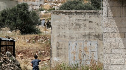 L'attuale conflitto tra Israele e Palestina è caratterizzato da intensi scontri militari, soprattutto tra le forze israeliane e il gruppo armato palestinese Hamas, che hanno provocato centinaia di vittime civili su entrambe le parti