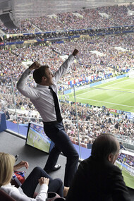 Macron desatado celebrando la victoria francesa