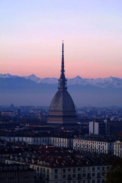 La Mole Antonelliana e le Alpi 