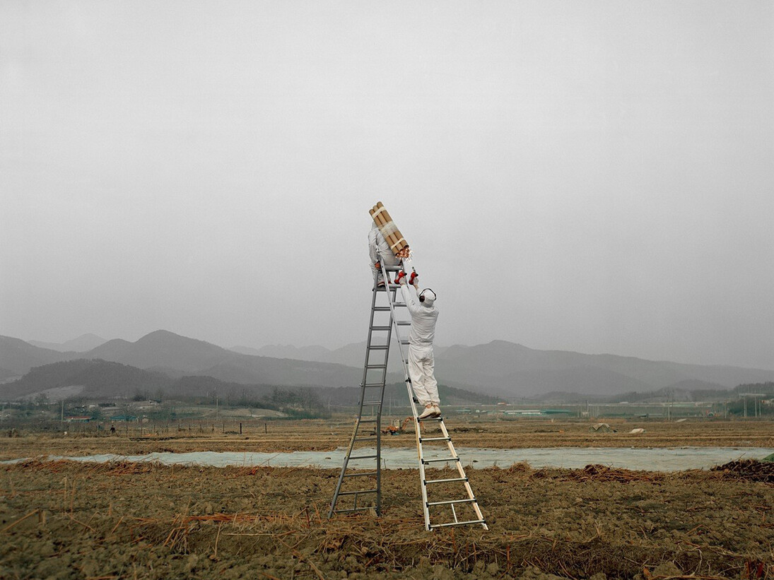 Hyun-Min Ryu, Sparkling Fire, 2010, Pigment ink on fine art paper, 80 × 100 cm 
