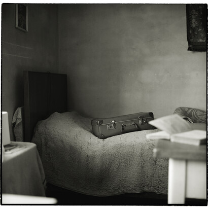 Immagini in bianco e nero all'interno del libro "Twenty weights,...please" di Sonia Marin a cura di Boîte Edizioni