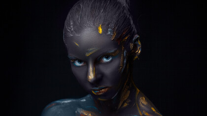 The young woman’s striking body paint highlights the blend of technology and creativity, symbolising the way AI is transforming art into a collaborative experience between human intuition and machine innovation