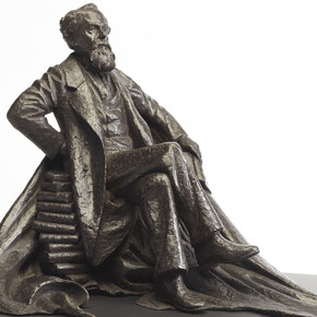 Martin Jennings, Charles Dickens maquette, 2017, Bronze on slate base, 35x54x40cm © the artist, courtesy Shapero Modern