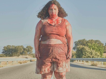 Laura Galán as Sara in a scene from Piggy (2022) 