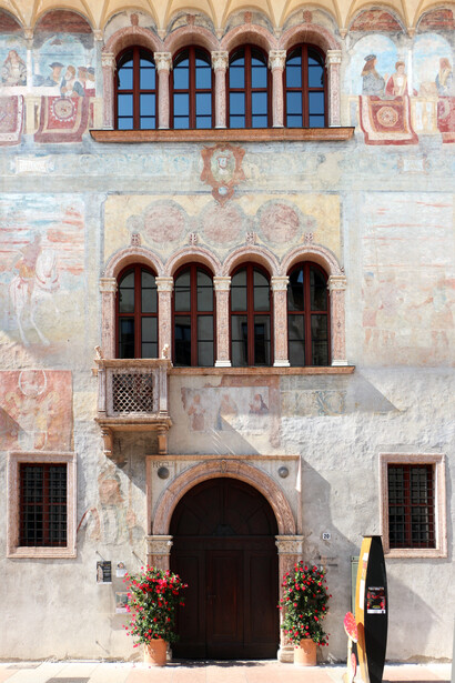 Palazzo Geremia, con affreschi di scuola veronese o vicentina del 1490-1510 circa, Trento, Italia
