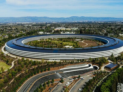 Green technology enables gardens on rooftops and building terraces, as Cupertino’s modern financial and technological cityscape blends residential structures into Silicon Valley at the foothills of Santa Cruz, California,US