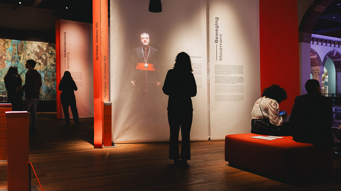 Poetry of the people, exhibition view. Courtesy of Wereldmuseum 