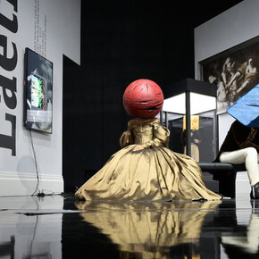 Baracke. Mit freundlicher genehmigung des Deutschen Theaters