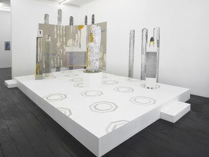 Installation view, Evy Jokhova: I dance for you my edifice, 2018. Photo: Andy Keate, Courtesy of  l’étrangère