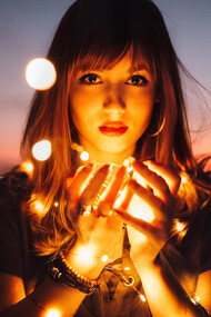 La loi de l'attraction. Vous attirez à vous en permanence, que vous en soyez conscient ou non, les gens et les expériences qui reflètent votre état d’esprit