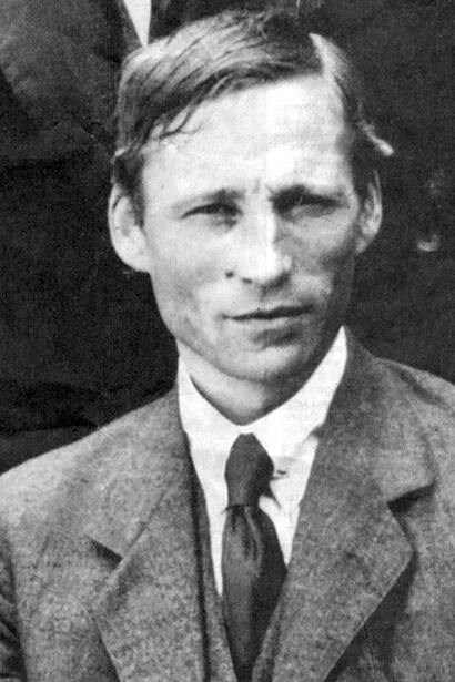 Luitzen Egbertus Jan Brouwer (1881-1966). La troisième classe d'objections au tiers exclu concerne l'emploi non cognitif ou figuré du langage naturel