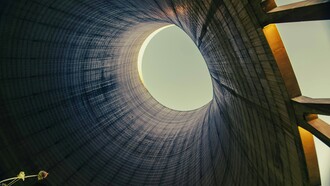 Nucleare, torre di raffreddamento. Emergenza Radioattiva: L'Italia e la necessità di un deposito nazionale delle scorie