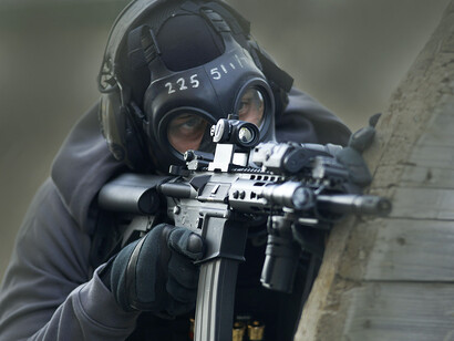 Engagement. Lorsqu’il s’agit d’engager quelqu’un pour un poste, le recruteur doit valider la motivation de la personne, le moteur, ce qui l’anime, pour rester réellement engagé au quotidien, à court, moyen, et long terme 