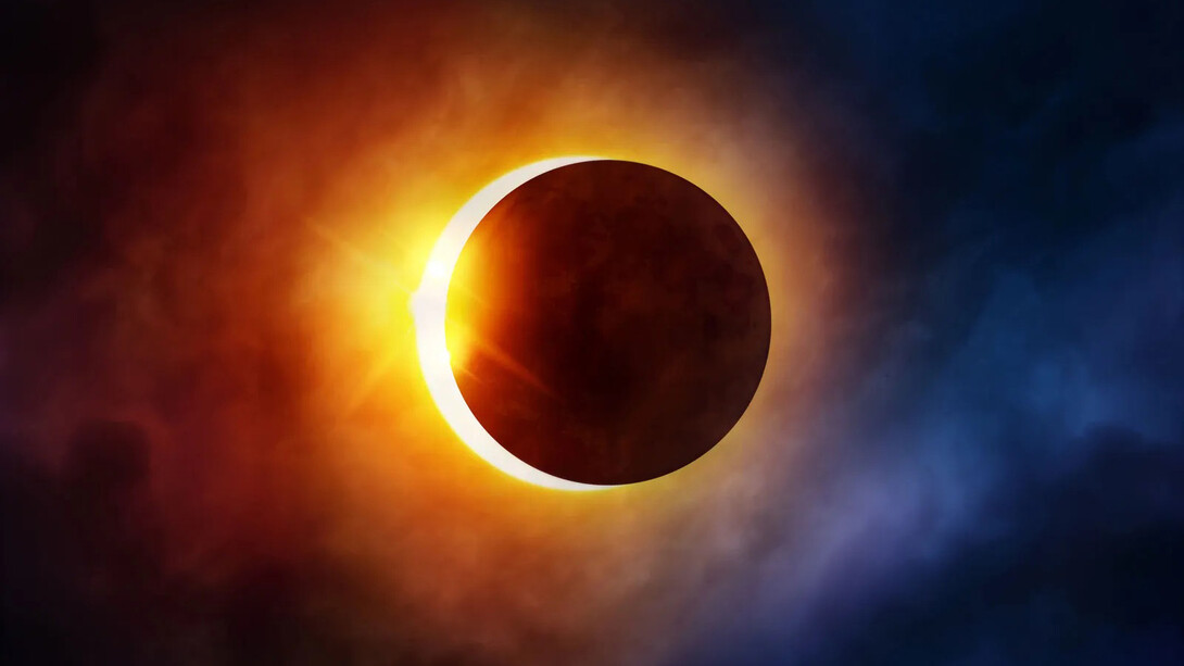 Eclipse solar híbrido