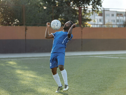 Com base em dados de aptidões físicas e psicológicas de atletas, pode-se criar modelos capazes de prever o seu desempenho