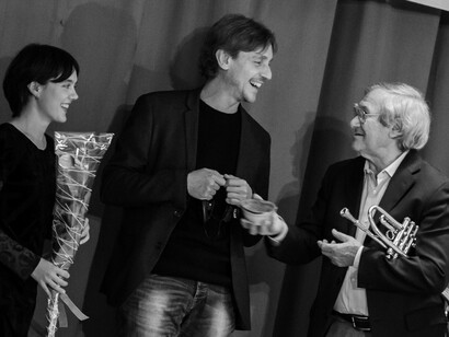 Teatro di Cusano, Irene Natale con Fabrizio Bernasconi e Emilio Soana dopo un concerto con la band di Paolo. Ph Vale Ghezzi Tomelleri 