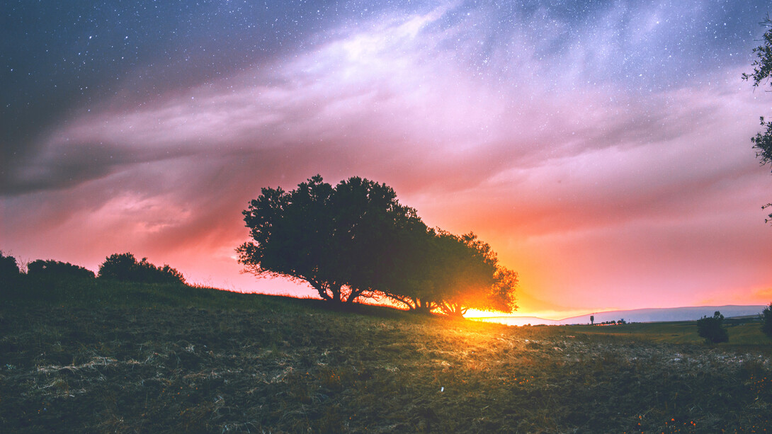 Atardecer en las afueras de la ciudad de Constantina, capital de provincia, Argelia