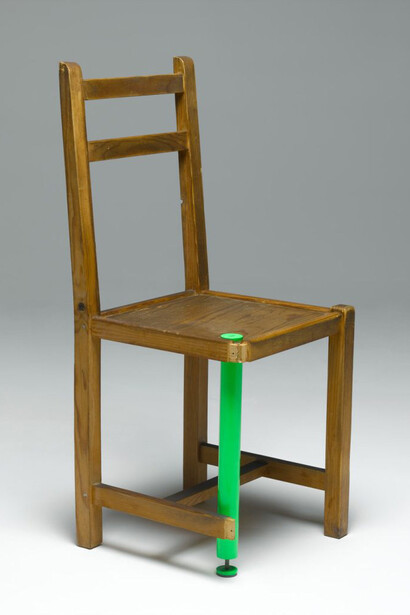 Studio 5.5, Chaise soignée avec béquille, 2004. Cortesía del Centre Pompidou Málaga