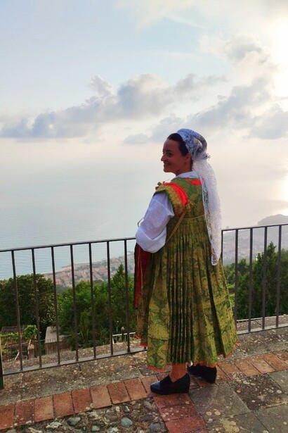 Abito tradizionale dal Centro culturale "Gian Luigi Pascale" a Guardia Piemontese Paese, ph Raffaella Cesareo