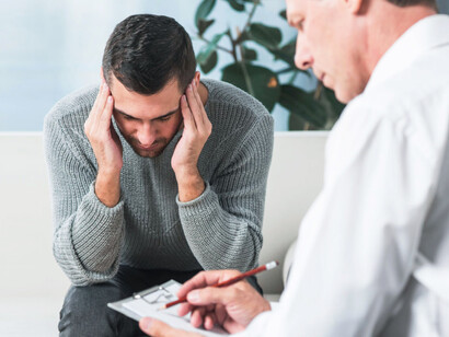 Un buen profesional de la salud sería el más indicado para comentar y explicar estos aspectos, aunque a veces desconocen los medios de producir vídeos de YouTube con calidad y, por lo tanto, su mensaje no llega a demasiadas personas