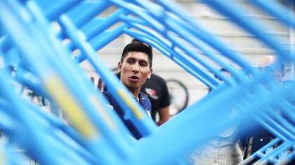 Nairo Quintana en su visita a la fábrica de Bicicletas Mercurio. Foto: Abraham Revilla