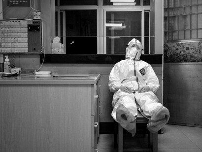 Los médicos y enfermeras de las UCI saben muy bien que la mayoría de los enfermos que llegan ahí, no han sido vacunados, y los que mueren también tienen esta distinción