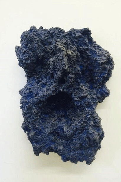 Delphine Deguislage, Fantasme, 2015, plâtre, adjuvant pour mortier, pigments, huile, 42 x 33 x 14 cm