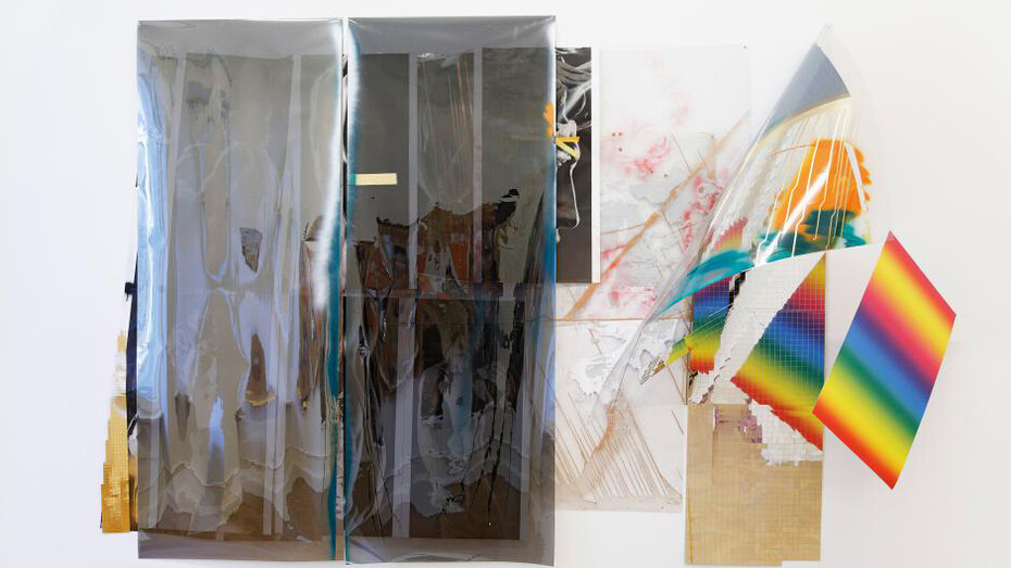 Isa Genzken (*1948)
Wind I (David), 2009
Spiegelfolie, C-Prints, Sprühfarbe, Lack, Klebeband und Metall auf Plastikfolie, 198 × 300 cm
Städel Museum, Frankfurt am Main Eigentum des Städelschen Museums-Vereins e.V.
© VG Bild-Kunst, Bonn 2019