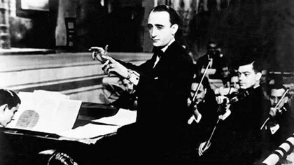 Tango ist eine populäre Musik, die im Einklang mit der Gesellschaft, zu der sie gehörte, auch zu einem Massentanz wurde