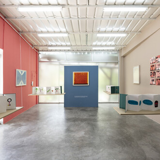 Sheroanawe Hakihiiwe, Riprosipe thamou hithithiwe (Libros de conocimiento), vista de exhibición. Cortesía de ABRA