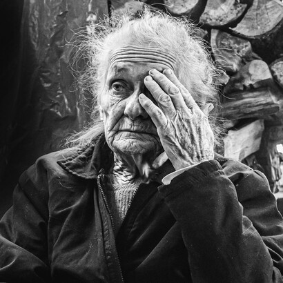 Hay ancianos en estado de abandono, particularmente de las familias y del mismo sistema