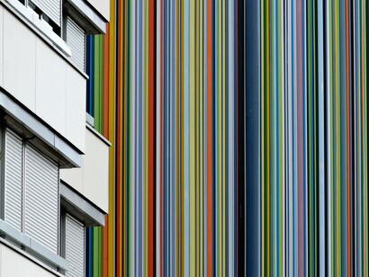 Carlo D'Orta, Parigi Defence #13, 2013,
Dalla Serie Biocities II,
stampa Flatybed UV su Plexiglas e alluminio,
150 x 213 cm,
Edizione di 3. Courtesy Romberg Photo
