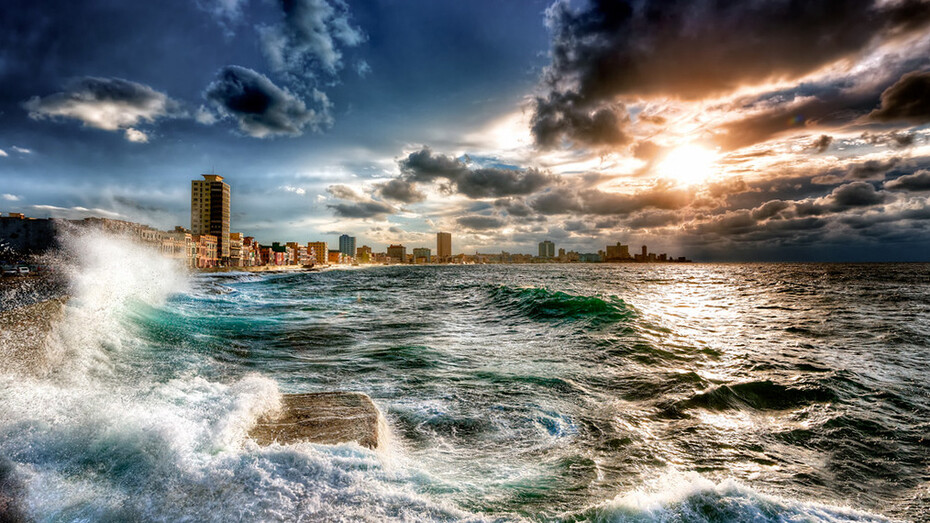 Atardecer en el malecón de la Habana, Cuba