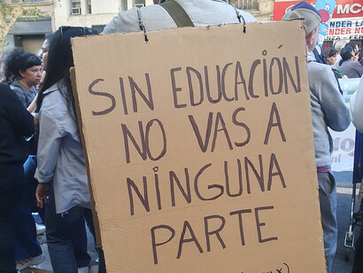Marcha Universitaria en Defensa de la Educación Pública, 23 de abril de 2024, pancarta en defensa de la educación publica