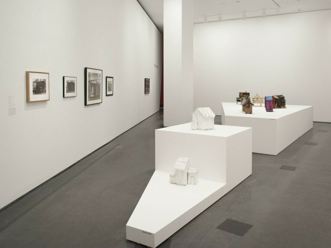 Beverly Buchanan, Ruins and Rituals, Exhibition view. Courtesy of Brooklyn Museum