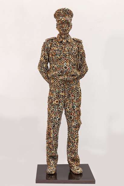 Valay Shende, Security guard with eyeball, Courtesy Opera Gallery 