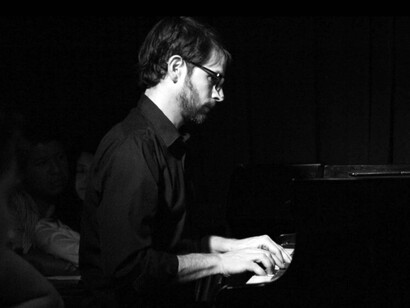 Nicolás Santella al piano
