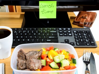 Hora del almuerzo en la oficina
