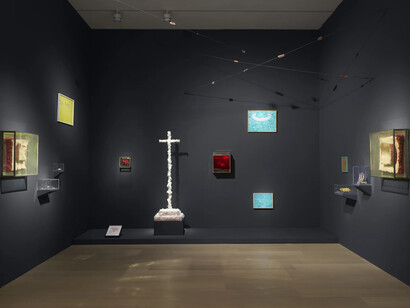 Paul Thek, Dream of vanishing, exhibition view. Courtesy of Pace Gallery