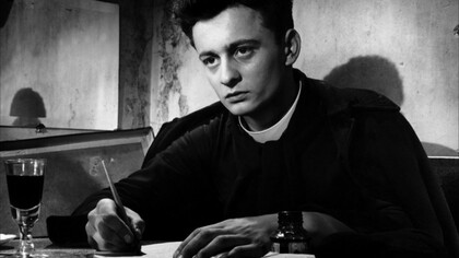 Una scena del film "Diario di un curato di campagna" di Robert Bresson