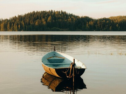 Nem sempre os recomeços são tão bem administrados, há de se levar um tempo para conquistar o status de velho conhecido. A intimidade com um recomeço exige alguma trajetória, ferramentas, informação, caminhadas pequenas e silenciosas, realinhamento de expectativas e muitas vezes esperas mais longas do que se imagina


