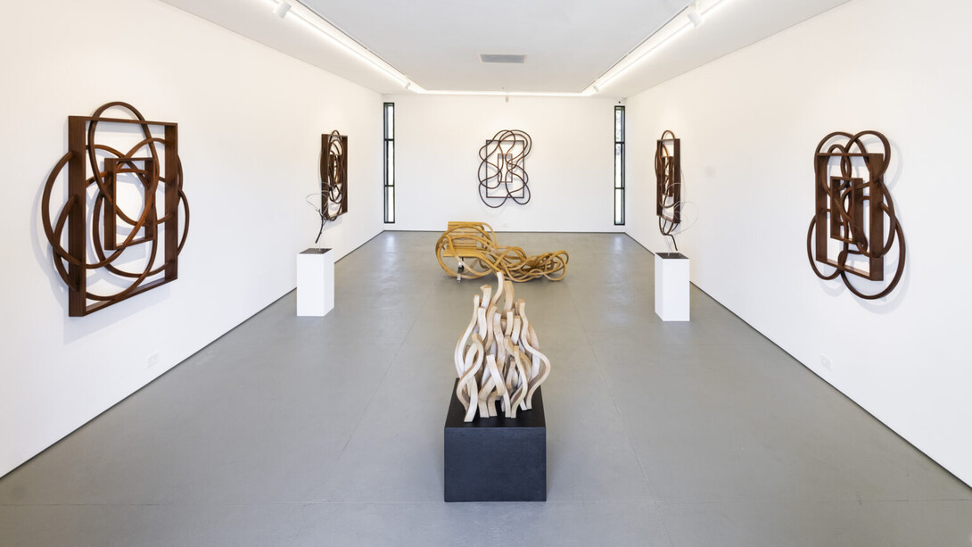 Pablo Reinoso, Oscilaciones, vista de exhibición. Cortesía de Xippas