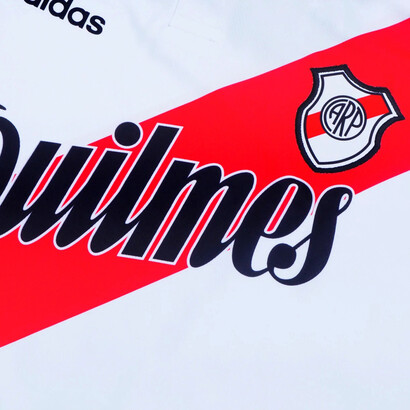 Camiseta del equipo de fútbol River Plate