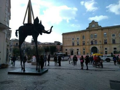 Salvador Dalí, Elefante spaziale, Matera 